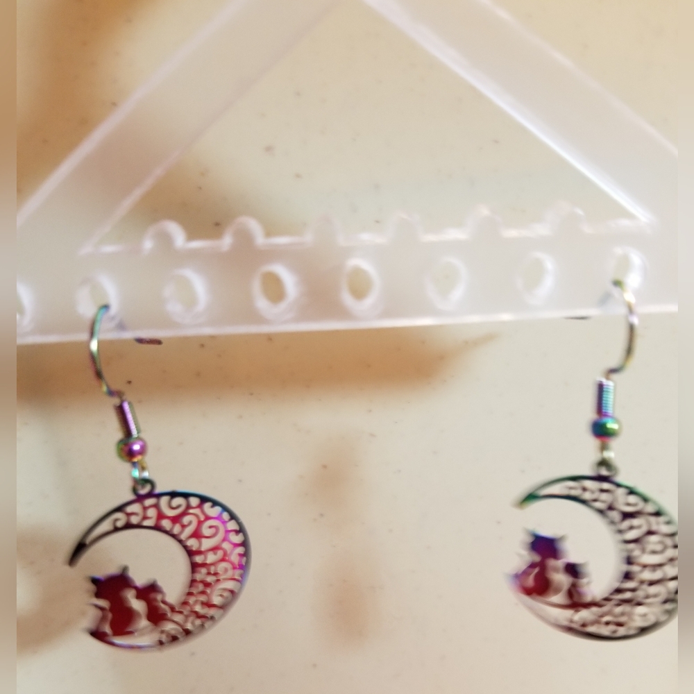 - Filigree Cats On The Quarter Moon Earrings - Picture 4 of 7